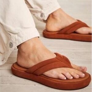 FREE PEOPLE Wonderland Womens Thong Sandals size 9